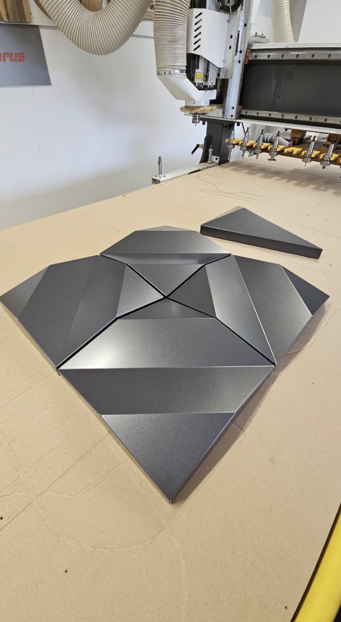 Fabrication CNC detail and folding